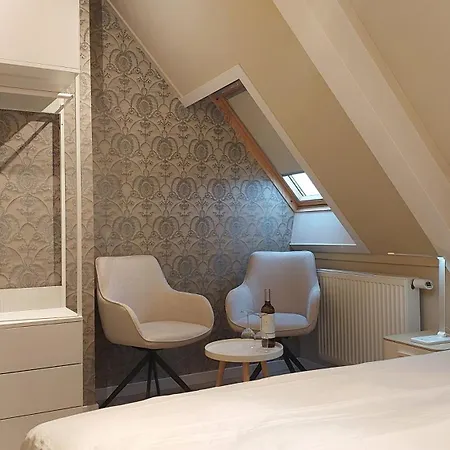 Het Schipperskerkje 3*