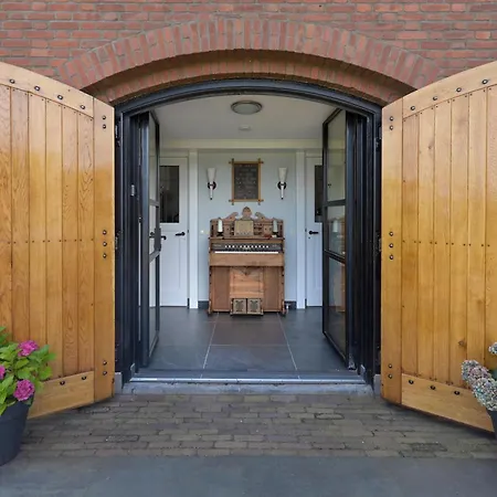 Het Schipperskerkje 3*