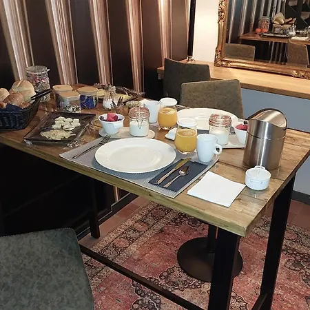 Het Schipperskerkje 住宿加早餐酒店 Tolkamer