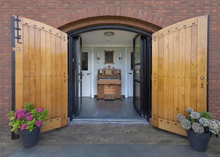 Het Schipperskerkje 3*